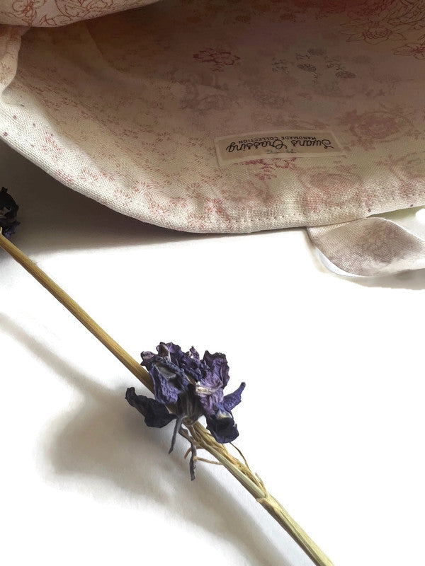 The “Sana” Book Keeper