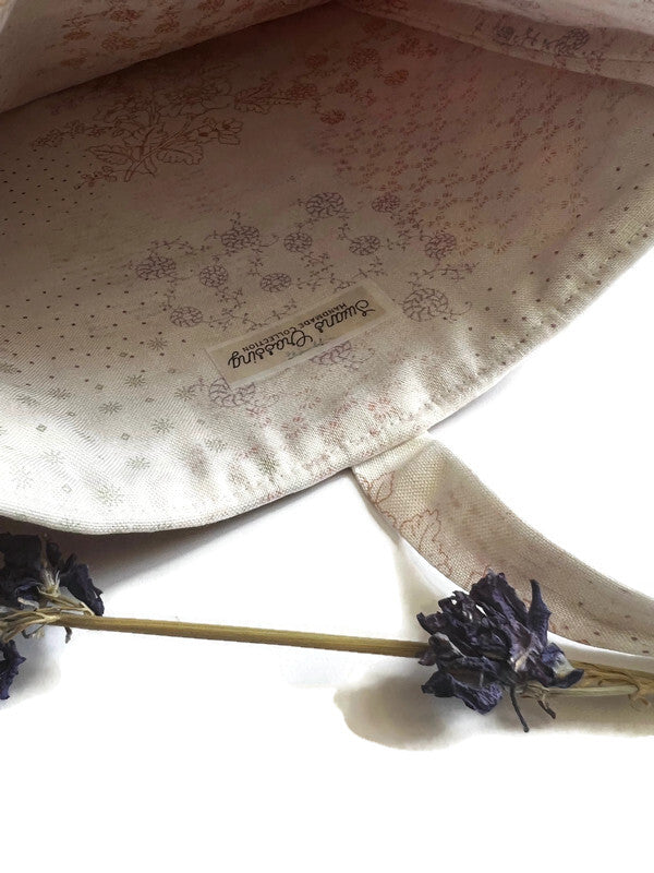 The “Zehra” Book Keeper